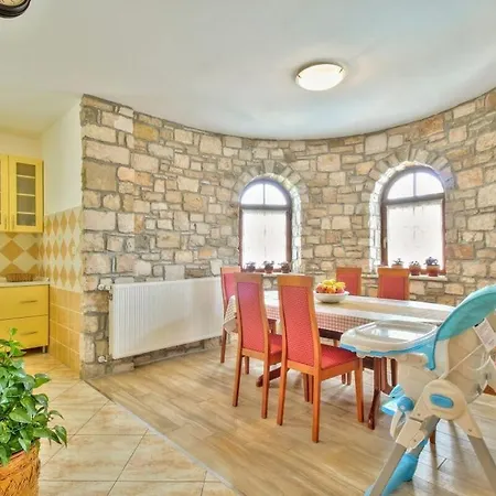 Morena By Briskva Kaštel