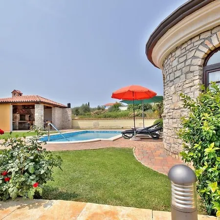 Villa Morena By Briskva Kaštel